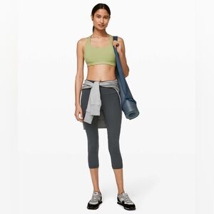 Lululemon - Wunder Under High Rise Crop 21" Luxtreme - 6 - Melanite Grey - Flaws